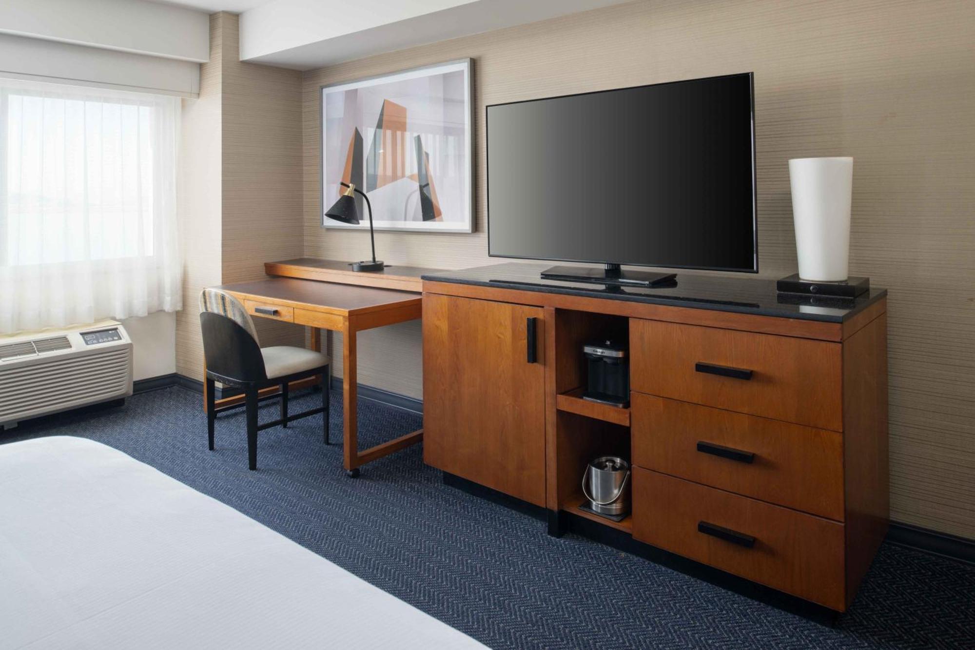 Doubletree By Hilton San Francisco Airport Hotel Burlingame Exterior photo